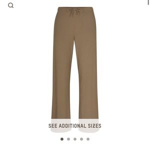 BNWT Skims sleep pants
